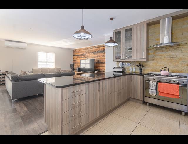 3 BEDROOM FREESTANDING SOLD IN SUNNINGDALE